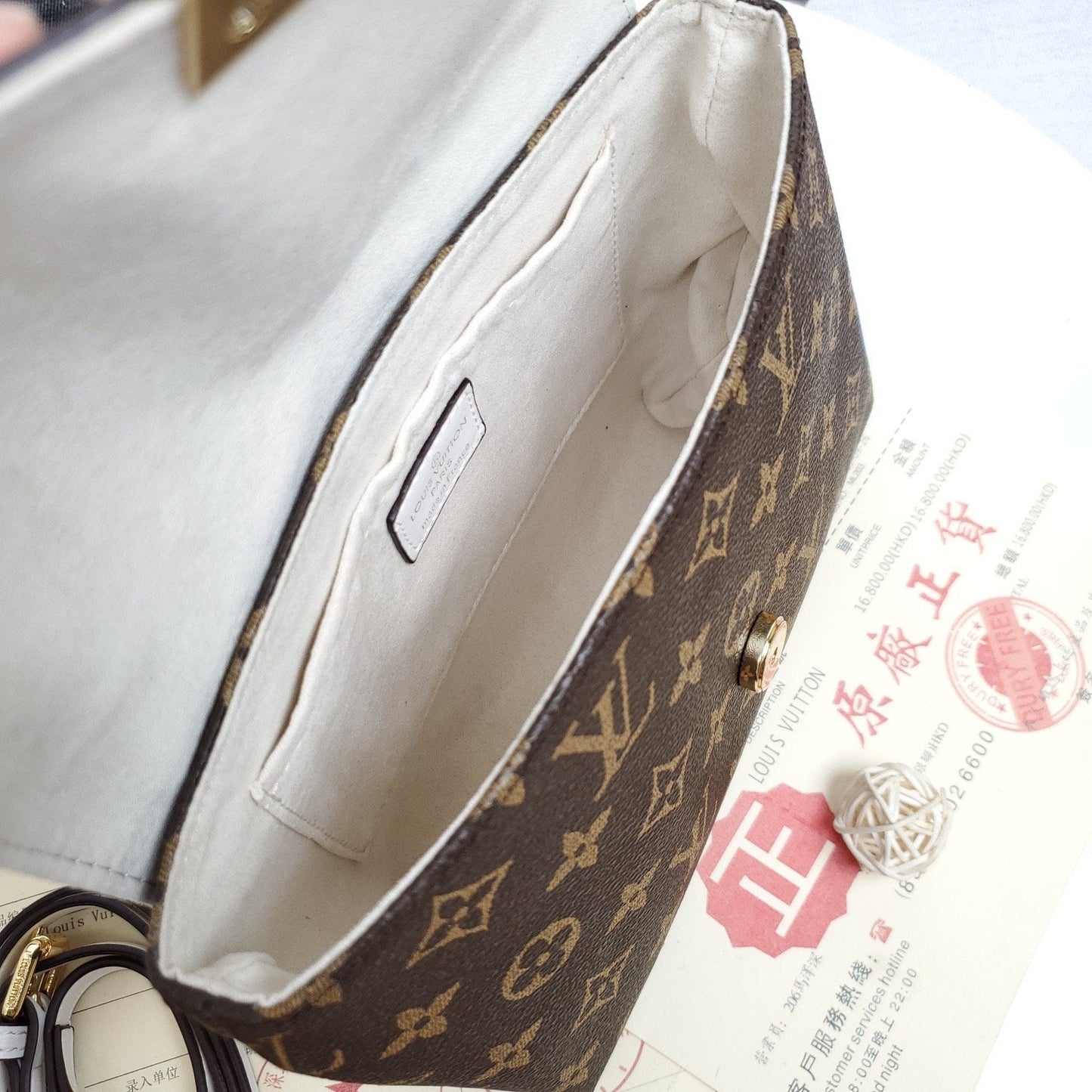 EN - New Arrival Bags LUV 216