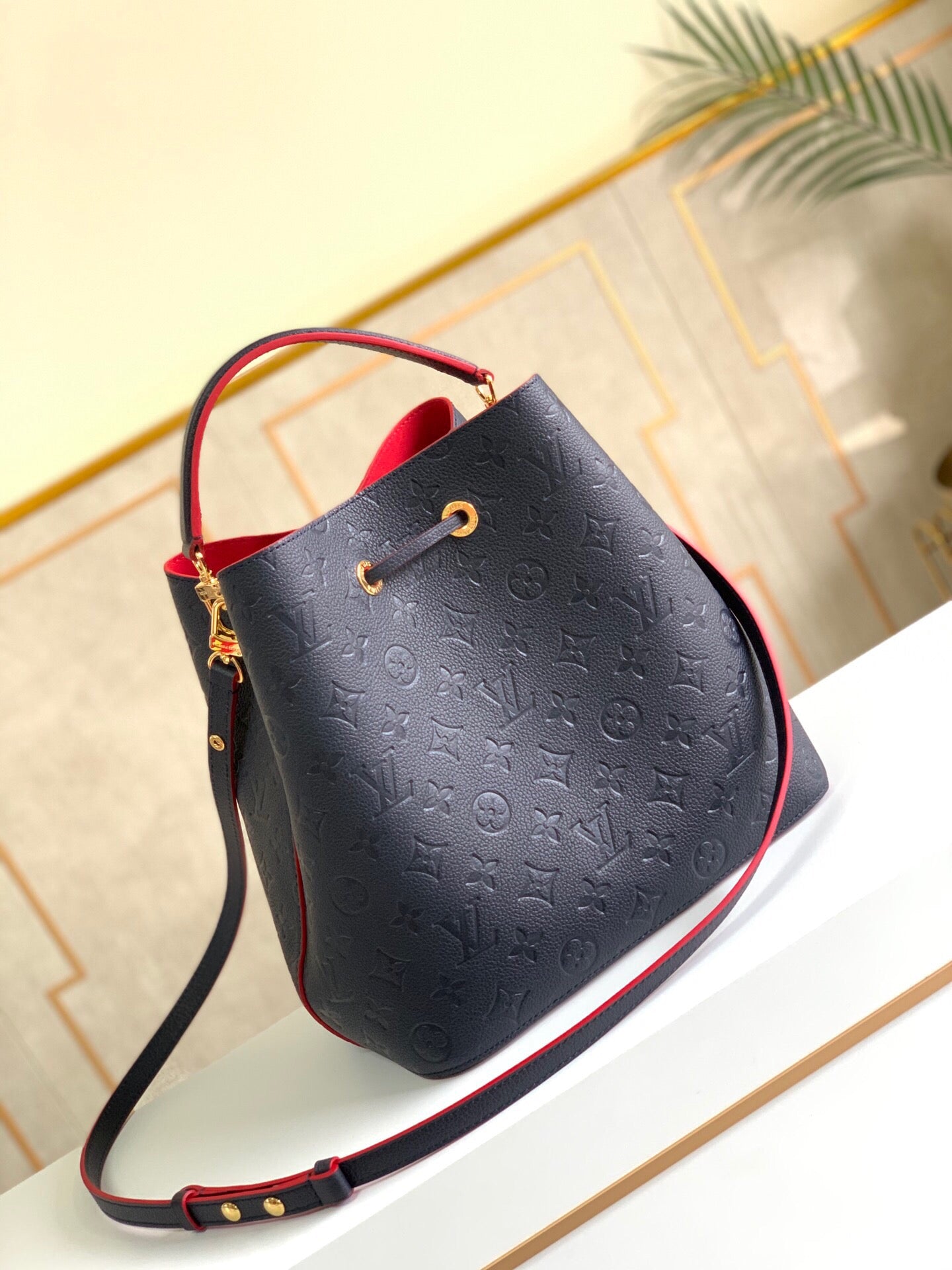 LV NeoNoe MM Bucket Bag Monogram Empreinte Navy Blue/Red For Women, WomenÃ¢â‚¬â„¢s Handbags, Shoulder And Crossbody Bags 10.2in/26cm LV M45306