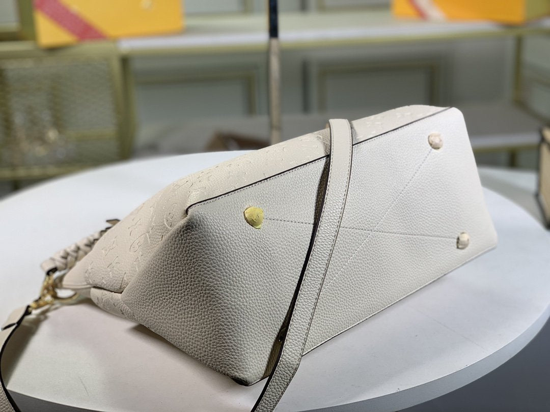 EN - New Arrival Bags LUV 112