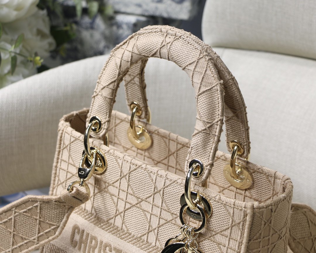 GLAMI MeGLAMIum Lady Bag Gold Toned Hardware Beige For Women 9.5in/24cm CD