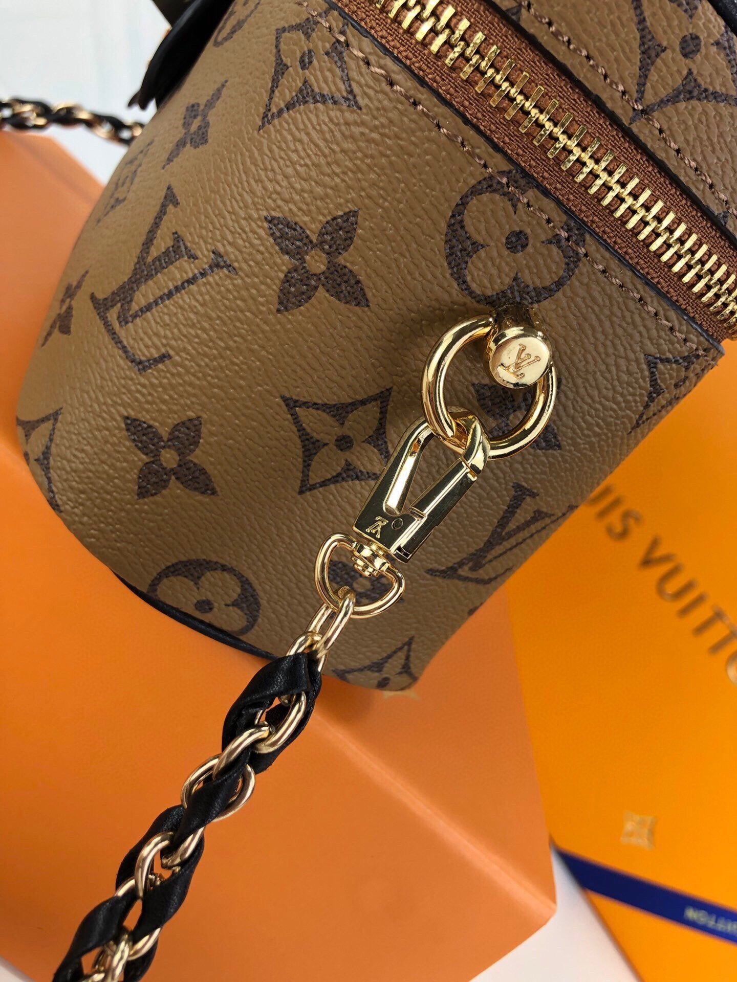 EN - New Arrival Bags LUV 026