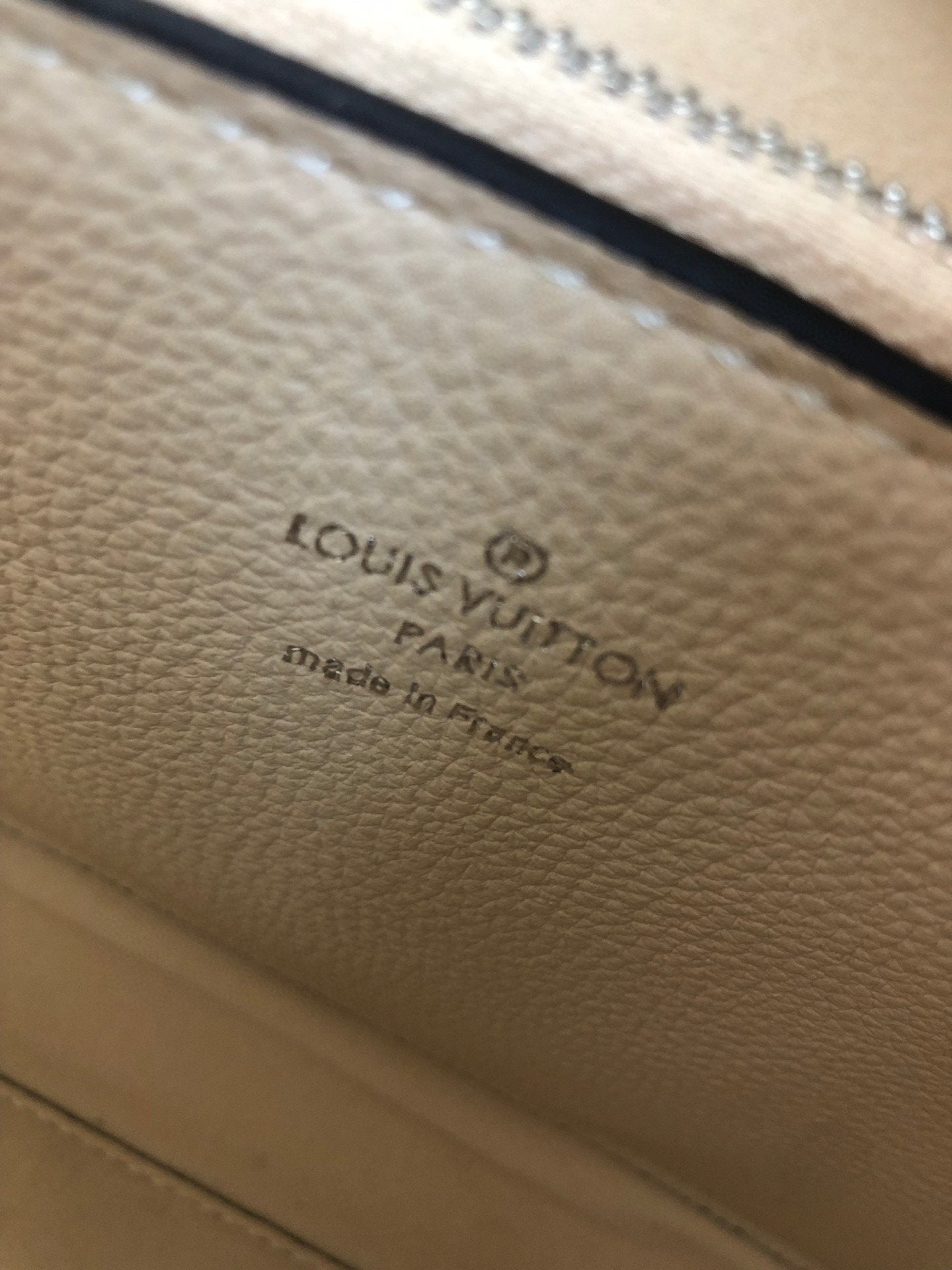 EN - New Arrival Bags LUV 050