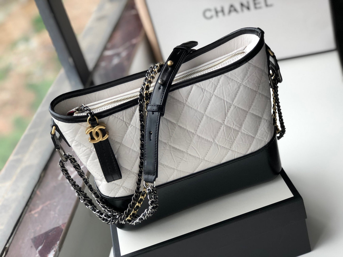 CHLGabrielle Hobo Handbag White/Black For Women Bags, Shoulder And Crossbody Bags 9.8in/25cm A93824 Y61477 C0200
