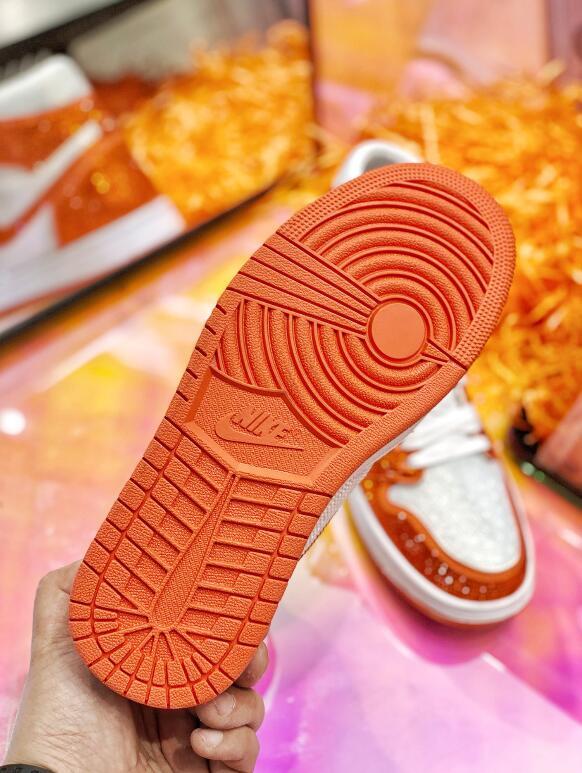 SAMC - NKE Shoes - 1703