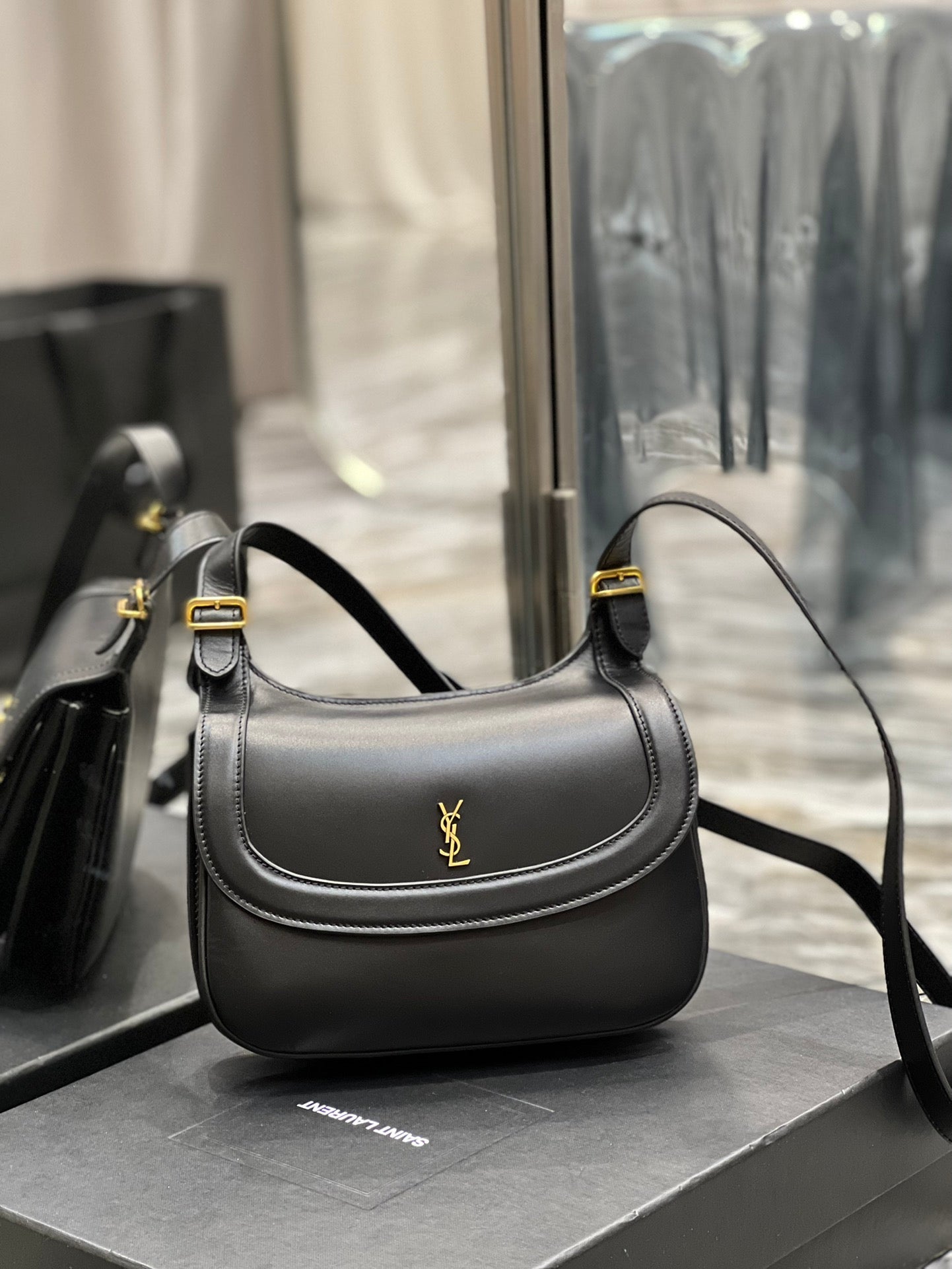 GLAMI Charlie MeGLAMIum Shoudler Bag Black For Women 9.1in/23cm YSl 6867422R20W1000