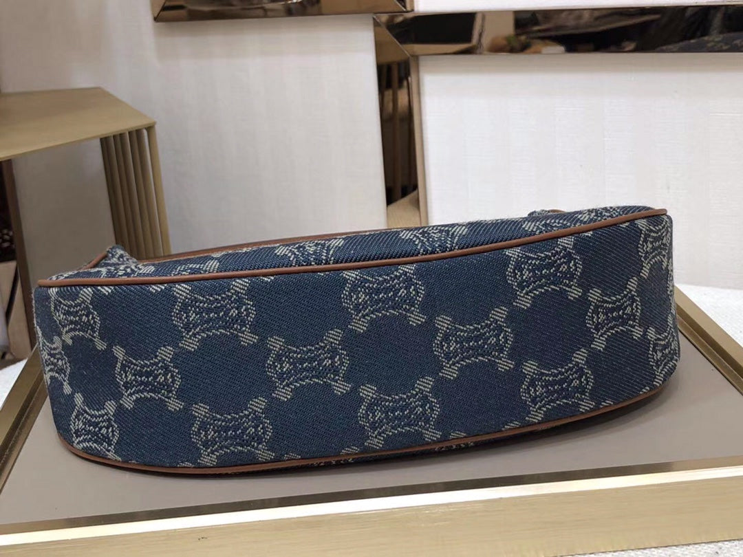 GLAMI Ava Bag In Triomphe Canvas XL Denim For Women 9in/23cm