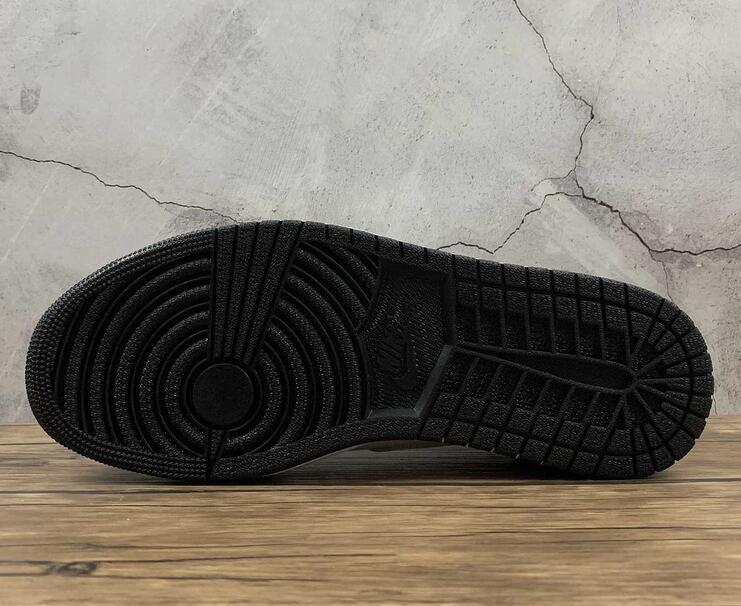 SAMC - NKE Shoes - 1515