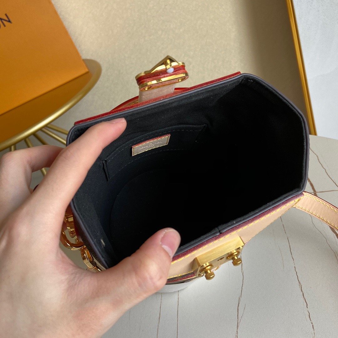 EN - New Arrival Bags LUV 157