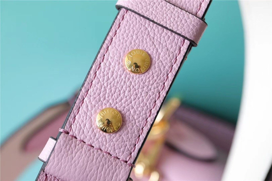 LV Lockme Tender Pink For Women, WomenÃ¢â‚¬â„¢s Handbags, Shoulder And Crossbody Bags 7.5in/19cm LVÃ‚Â 