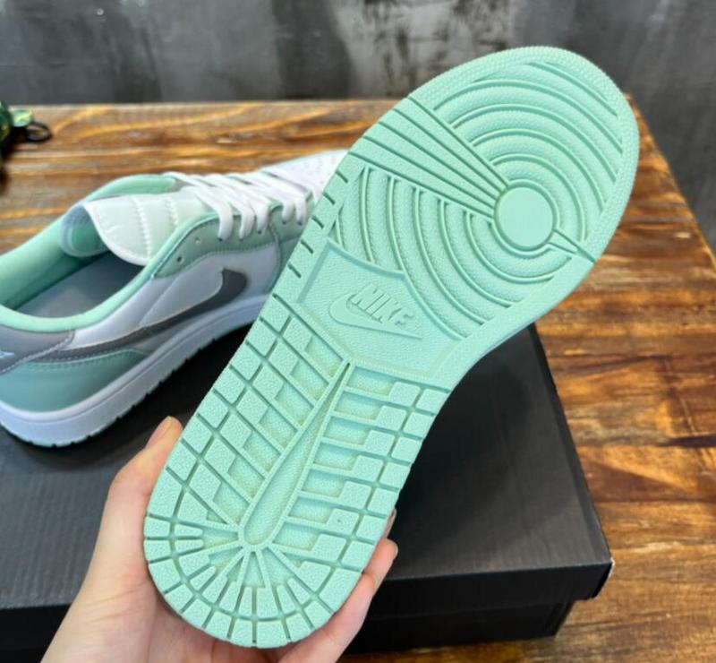 SAMC - NKE Shoes - 883