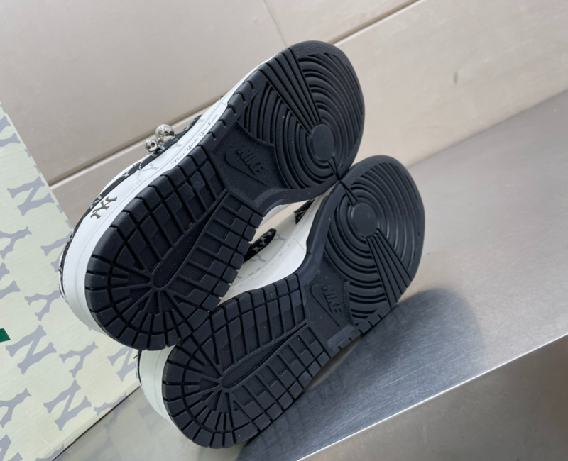 SAMC - NKE Shoes - 052