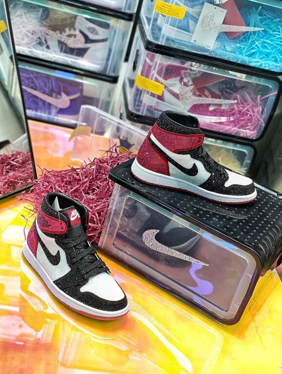 SAMC - NKE Shoes - 1697