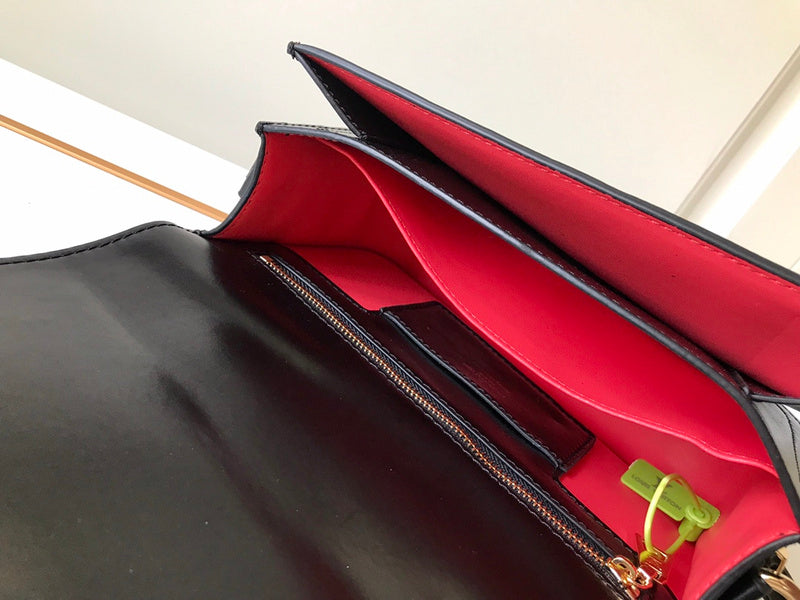 LOV2 Bags - Luxurious Bags  1050