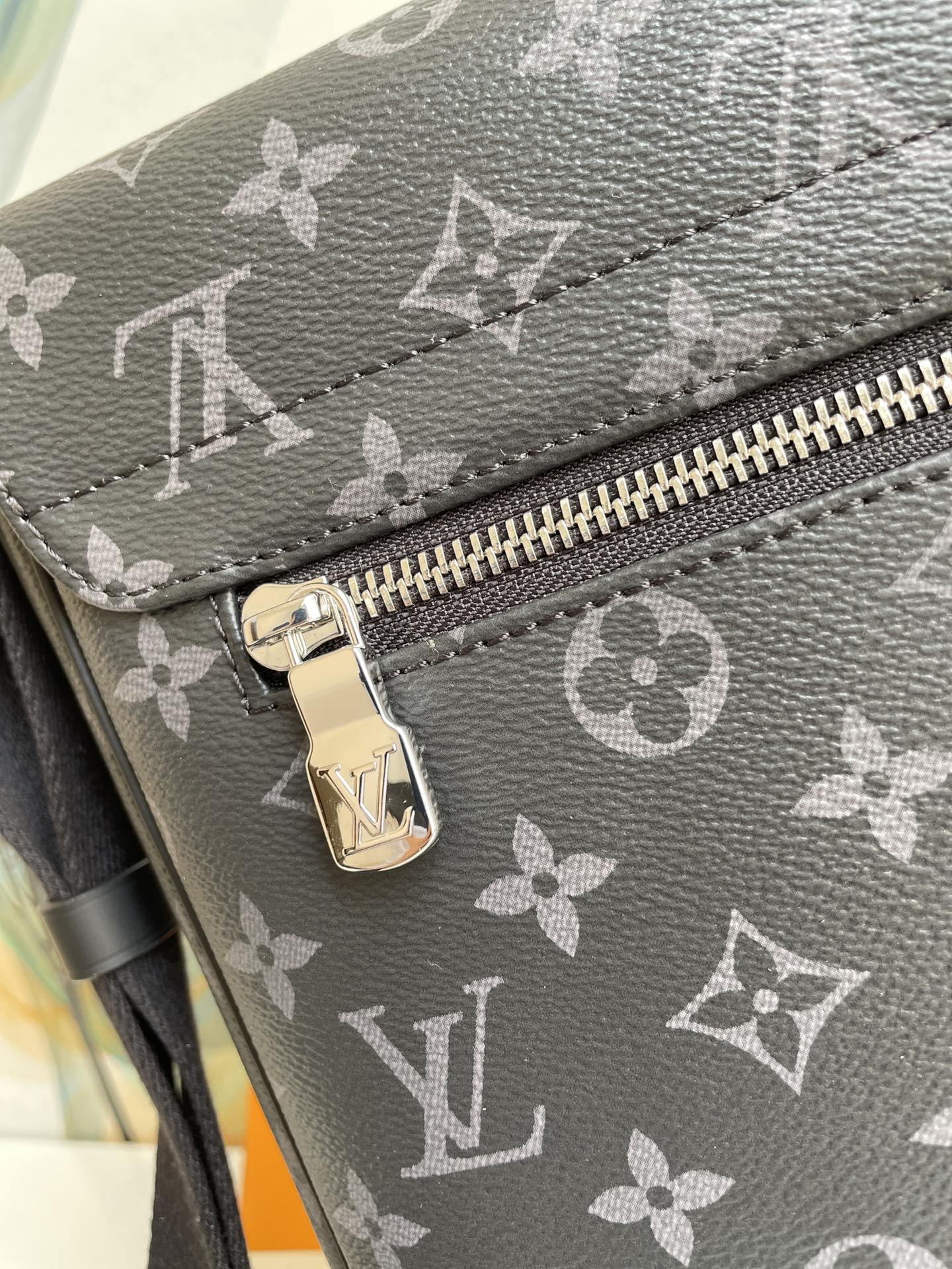 LV GLAMIstrict MM Monogram Eclipse Canvas For Men, Bags, Shoulder And Crossbody Bags 12.2in/31cm LV M44001