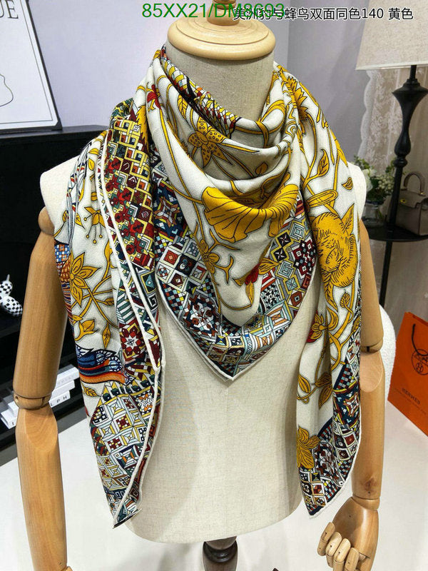 SAMC - HMS Scarves - 029