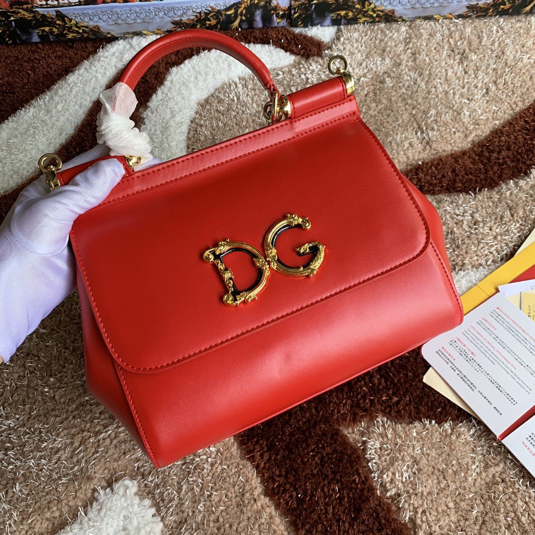 GLAMI MeGLAMIum GLAMI Handbag In Dauphine Red For Women 10.2in/26cm GLAMI