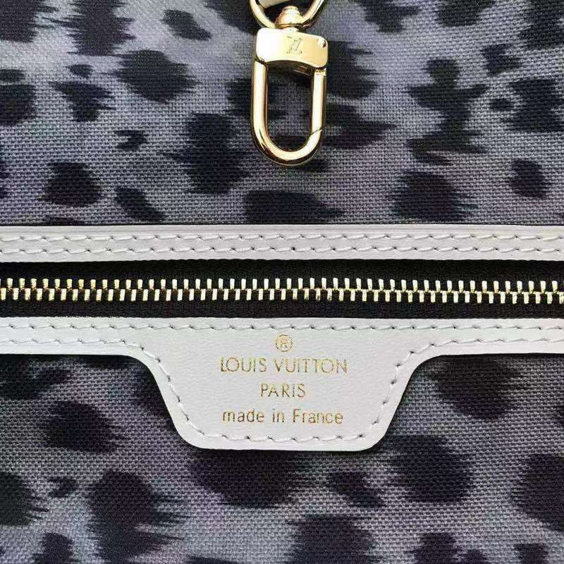 LOV2 Bags - Luxurious Bags  1114