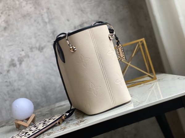 LOV2 Bags - Luxurious Bags  1417