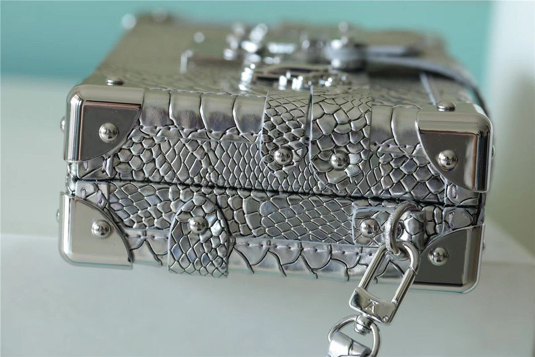 LV Petite Malle High Shiny Alligator Silver For Women,  Shoulder And Crossbody Bags 7.9in/20cm LVÃ‚Â 