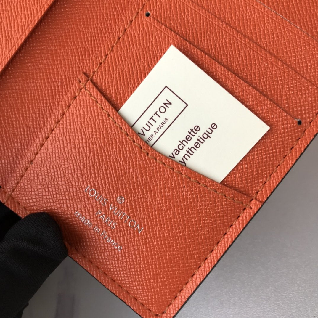 EN - New Arrival Wallet LUV 041