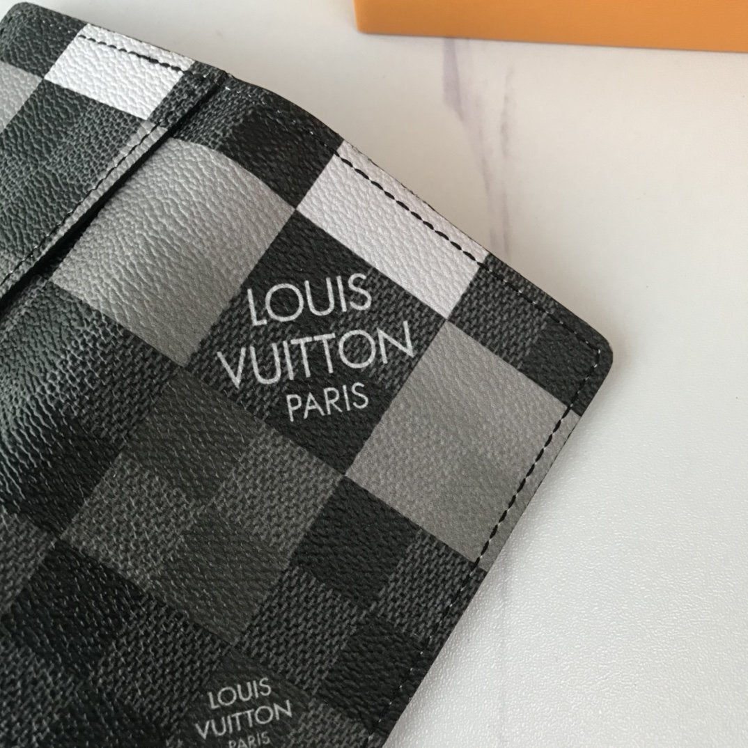 EN - New Arrival Wallet LUV 042