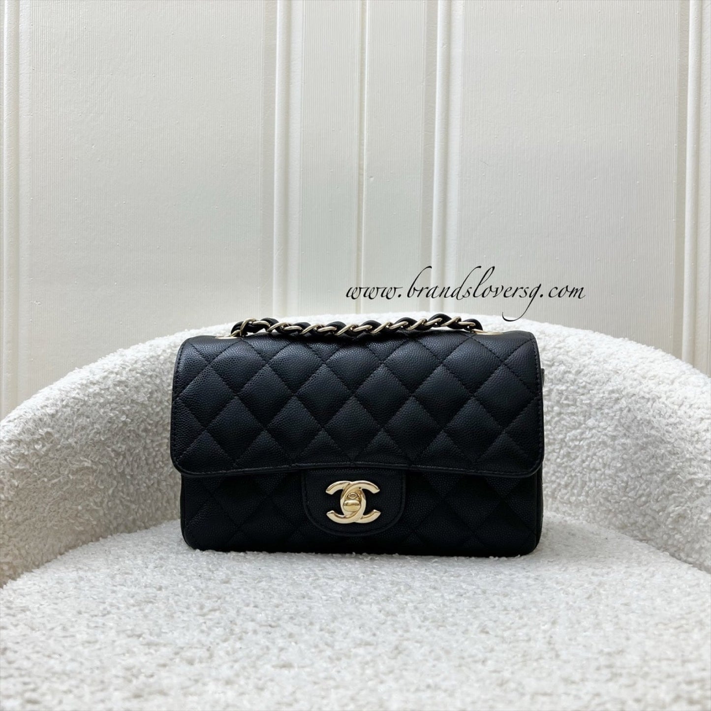 GLM-Mini Rectangle Classic Flap in Black Caviar and LGHW