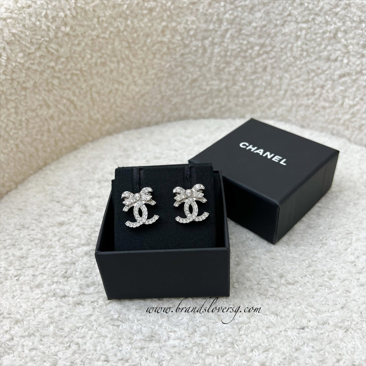GLM-23S Ribbon Earrings with Crystals in SHW