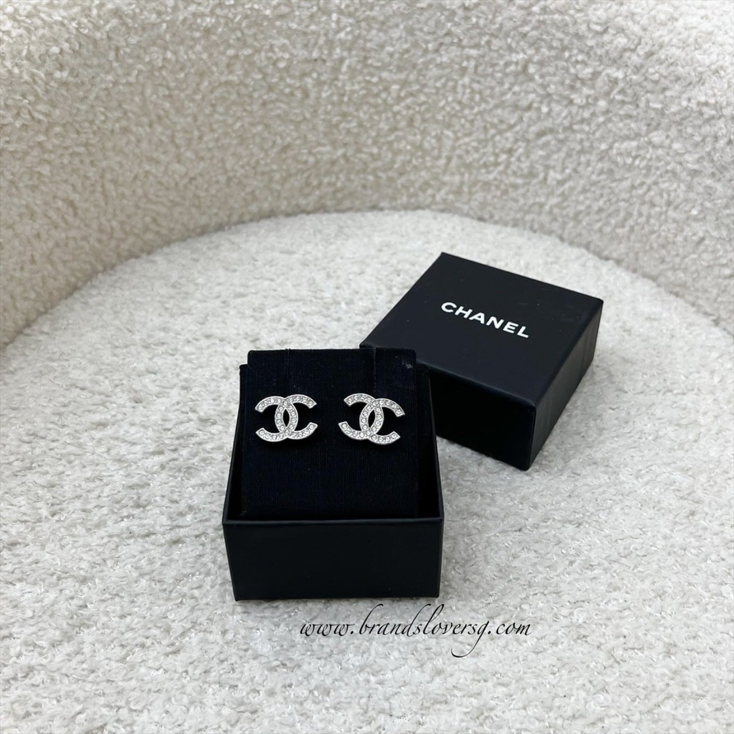 GLM-Small/Medium GLM- Logo Earrings in SHW