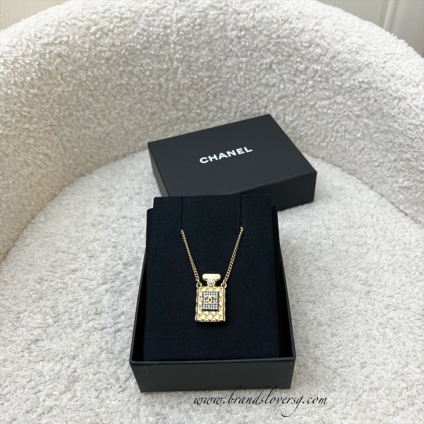 GLM-20A Perfume Bottle Necklace in AGHW