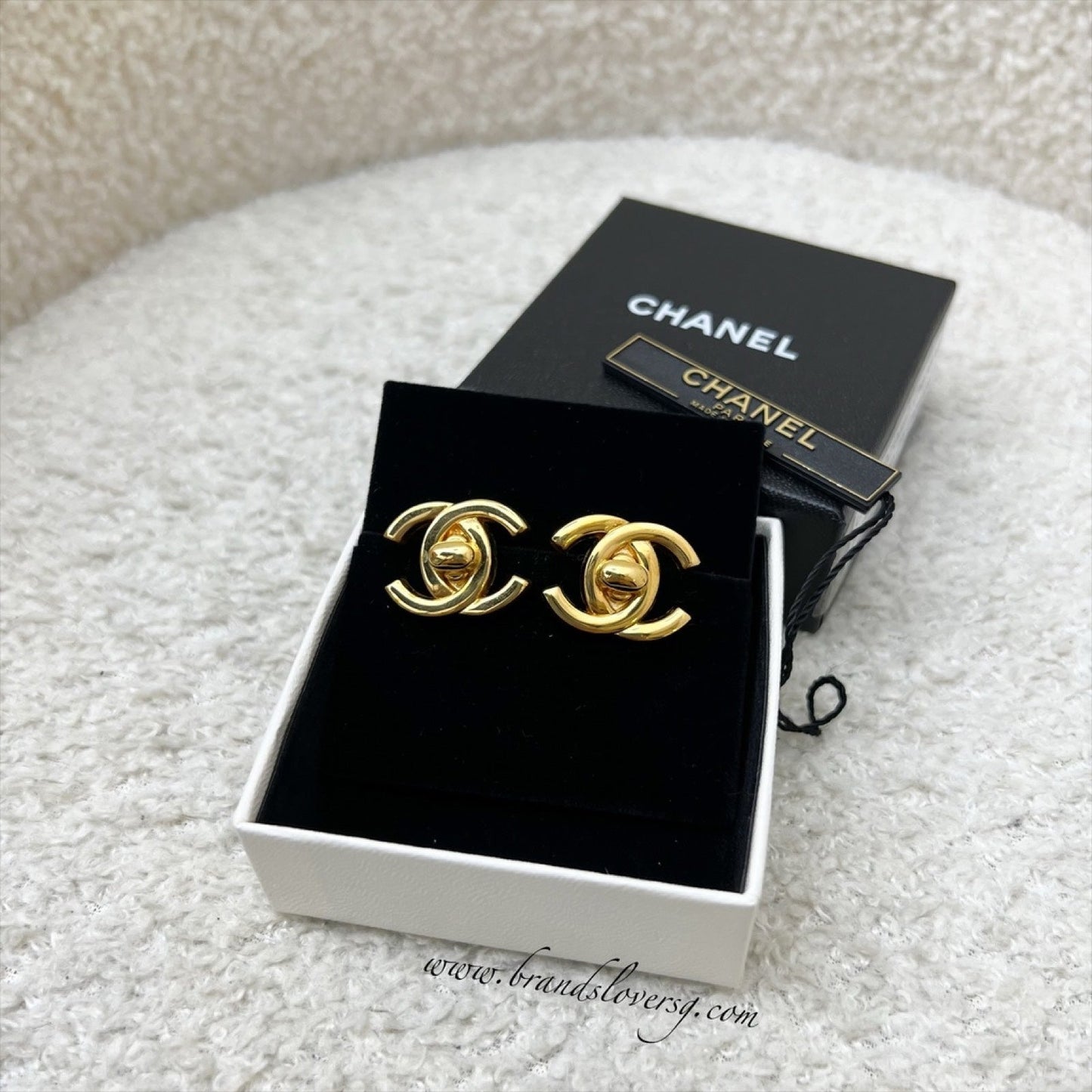 GLM- Medium GLM- Turnlock Clip On Earrings in GHW