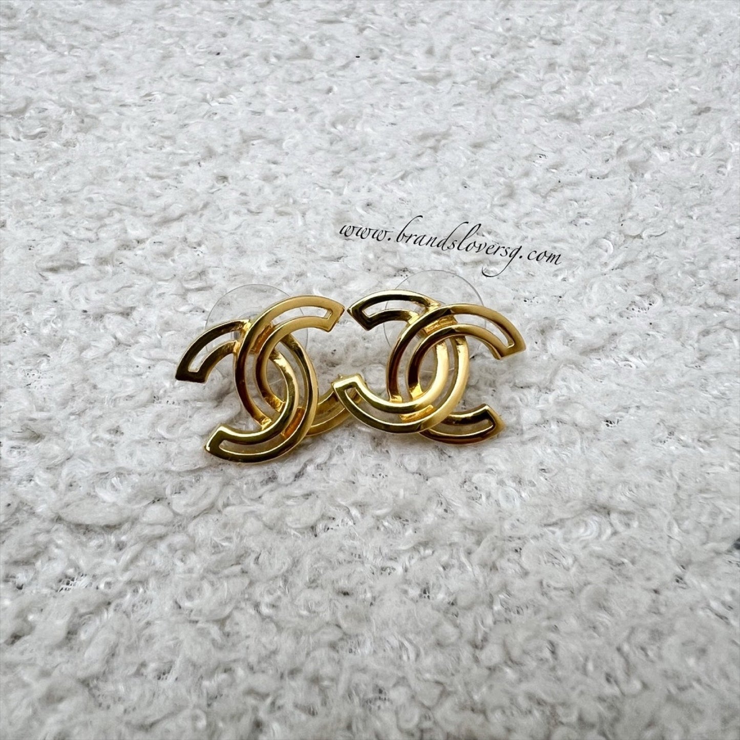 GLM-20K GLM- Logo Earrings in GHW