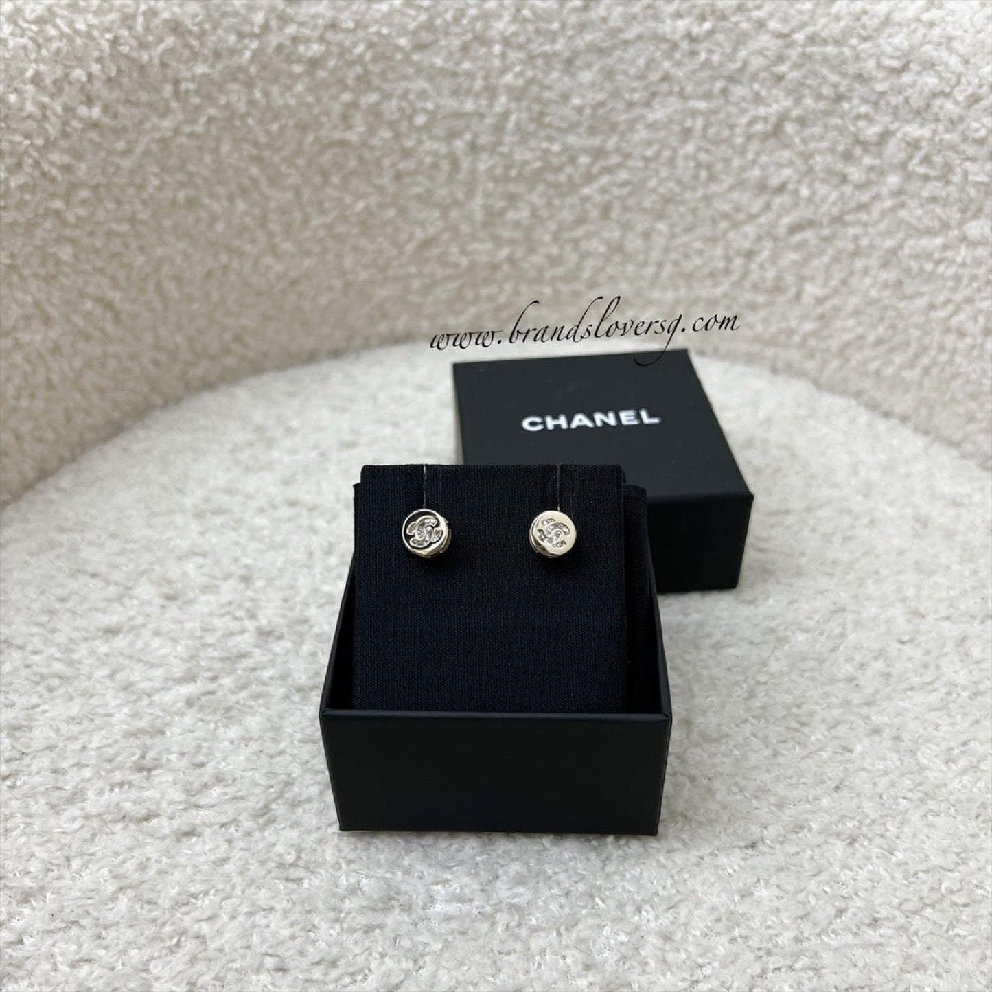 GLM-Mini Round Earrings with Crystal Studded GLM- Logo in LGHW