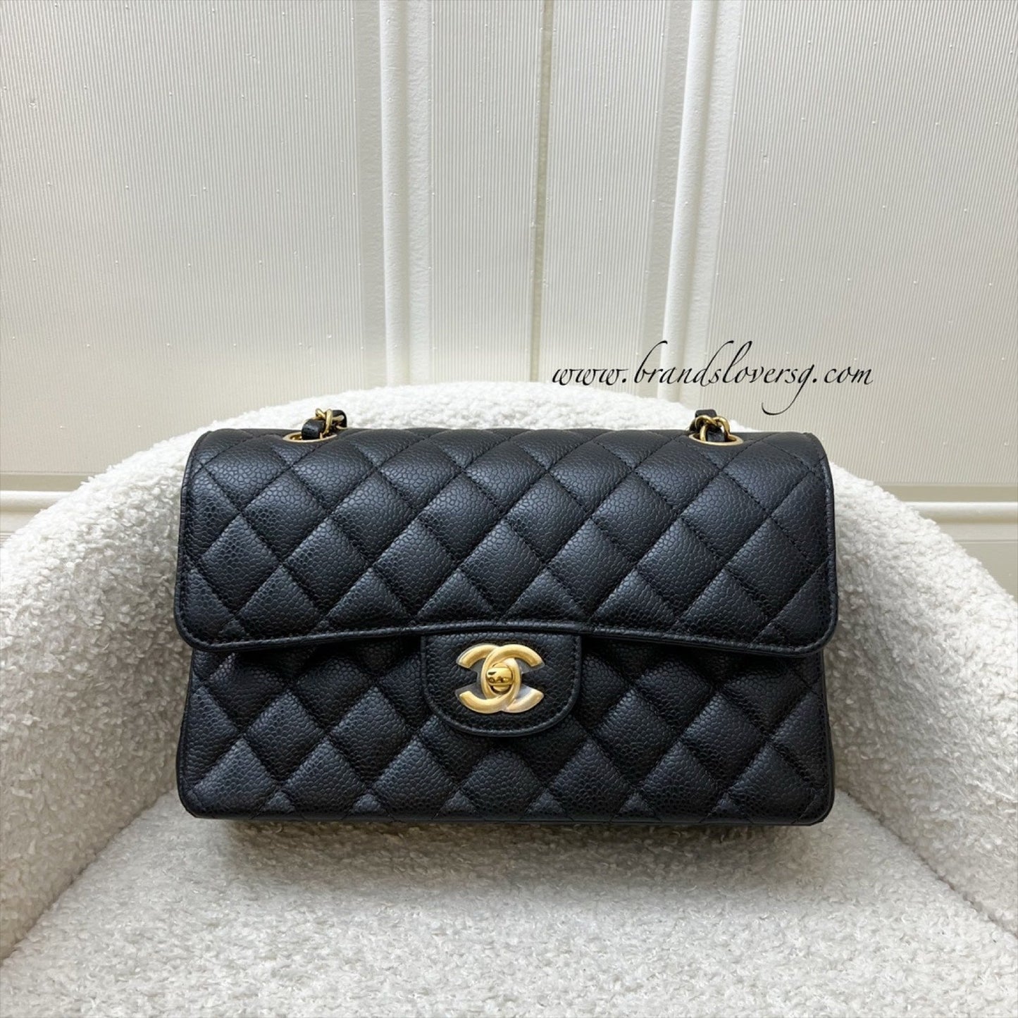 GLM-Small Classic Flap CF in Black Caviar and GHW