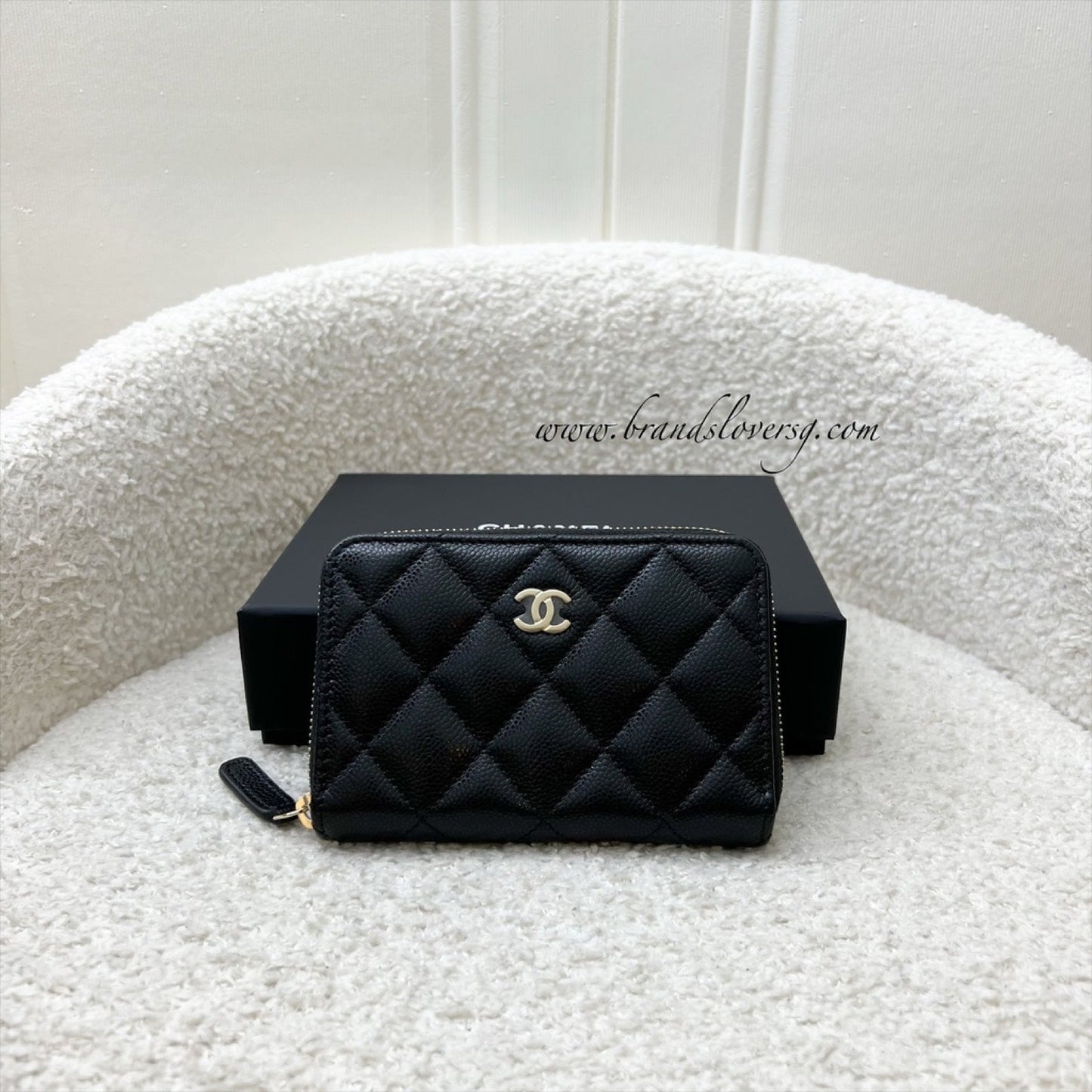 GLM-25C New Zipped Small Wallet / Card Holder in Black Caviar and LGHW (Model: AP3686)