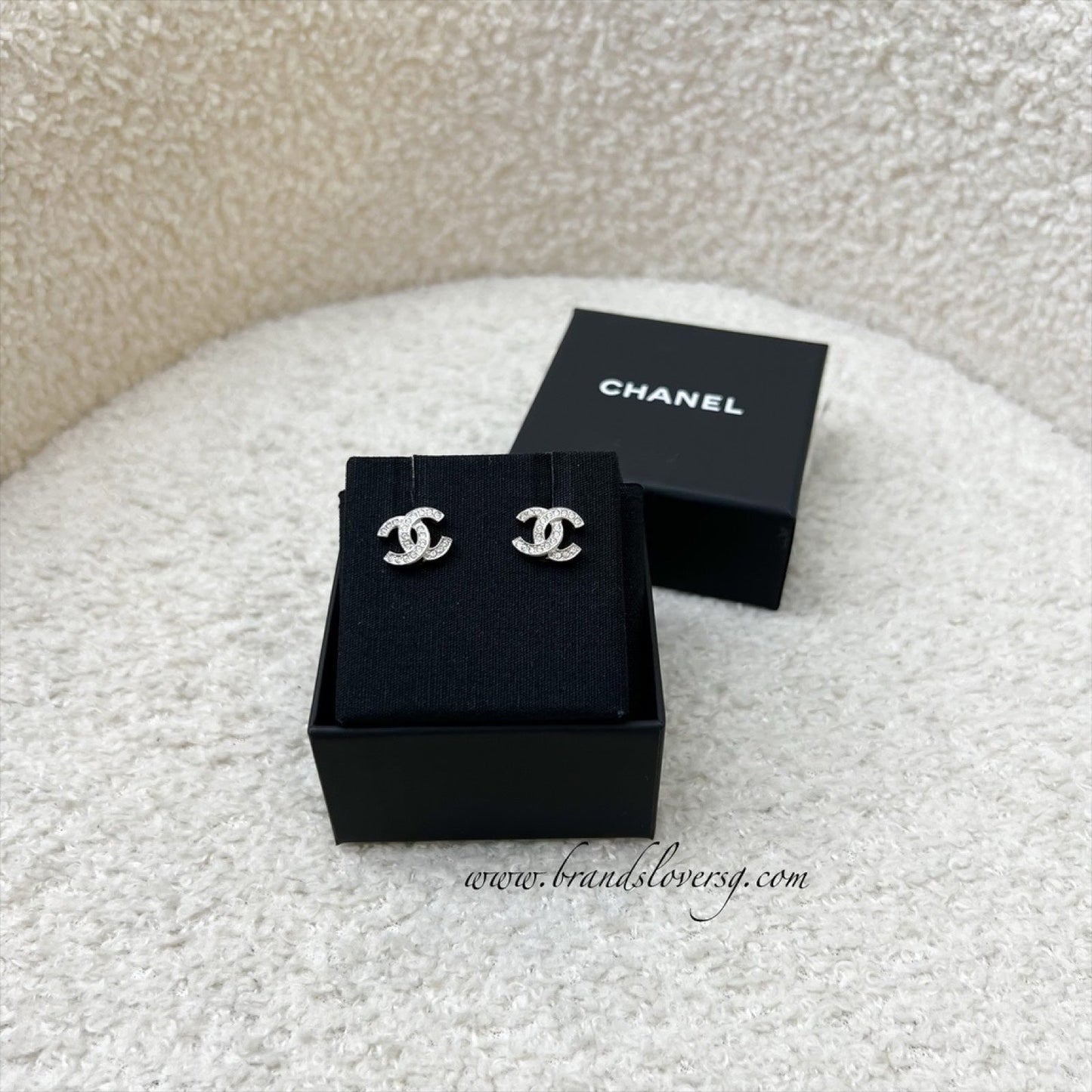 GLM-Classic GLM- Logo Small Earrings with Crystals in SHW (Model: ABE100)