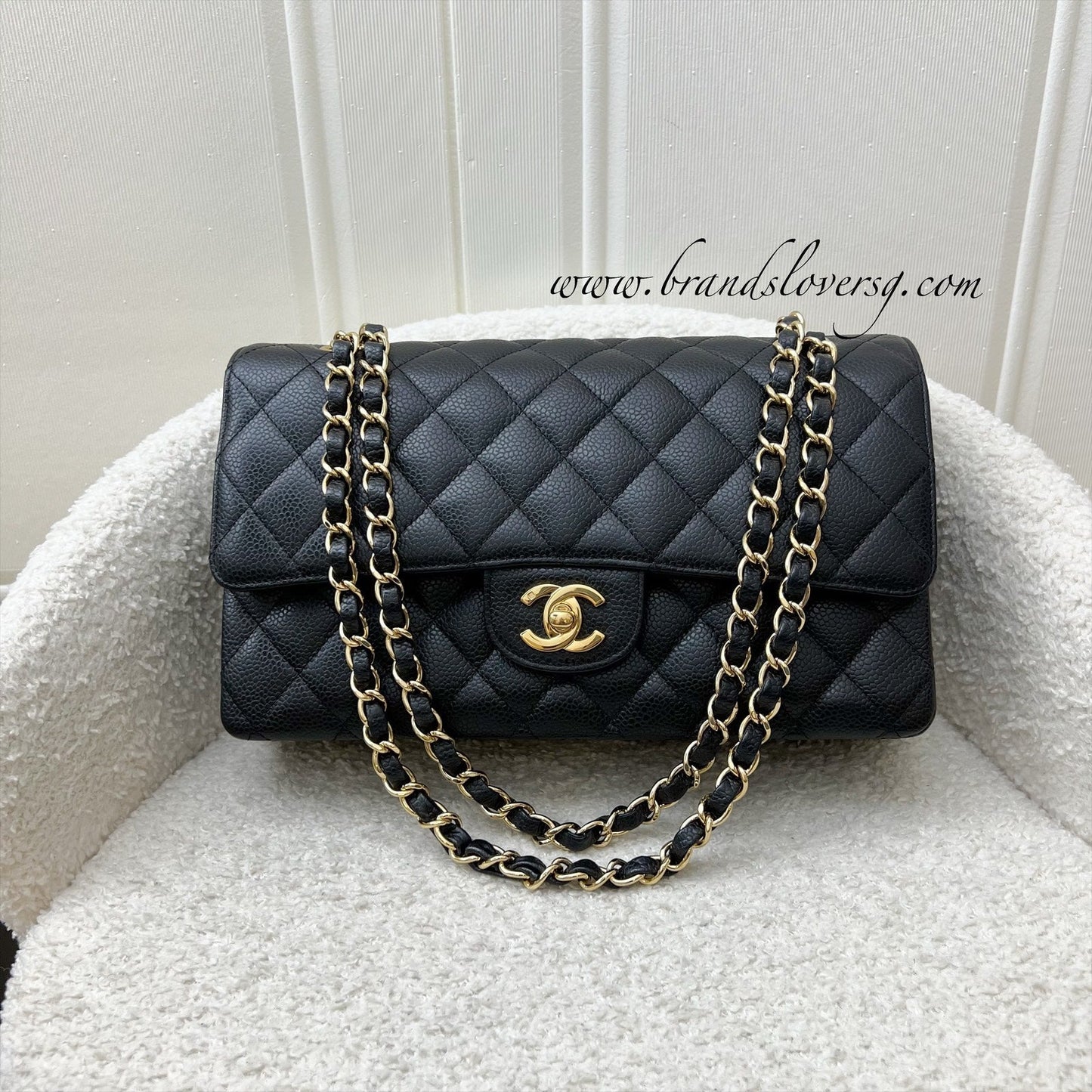 GLM- Medium Classic Flap CF in Black Caviar and 24K GHW