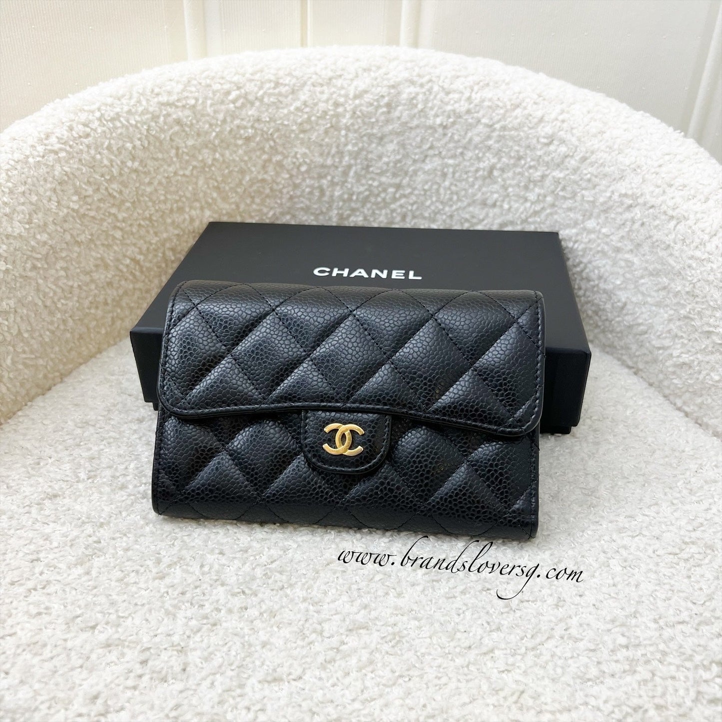 GLM-Classic Medium Trifold Wallet in Black Caviar and LGHW (Model: AP0232)