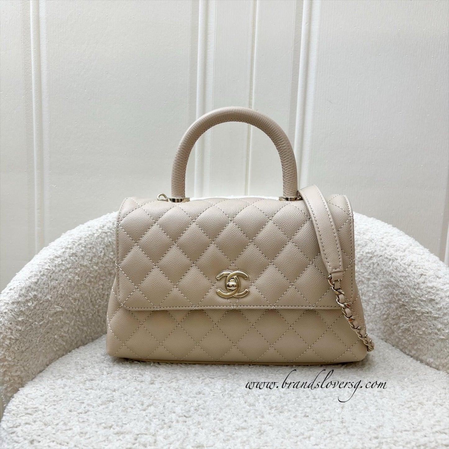 GLM-Small (24cm) Coco Handle Flap in 25P Beige Caviar and LGHW (Model: A92990)