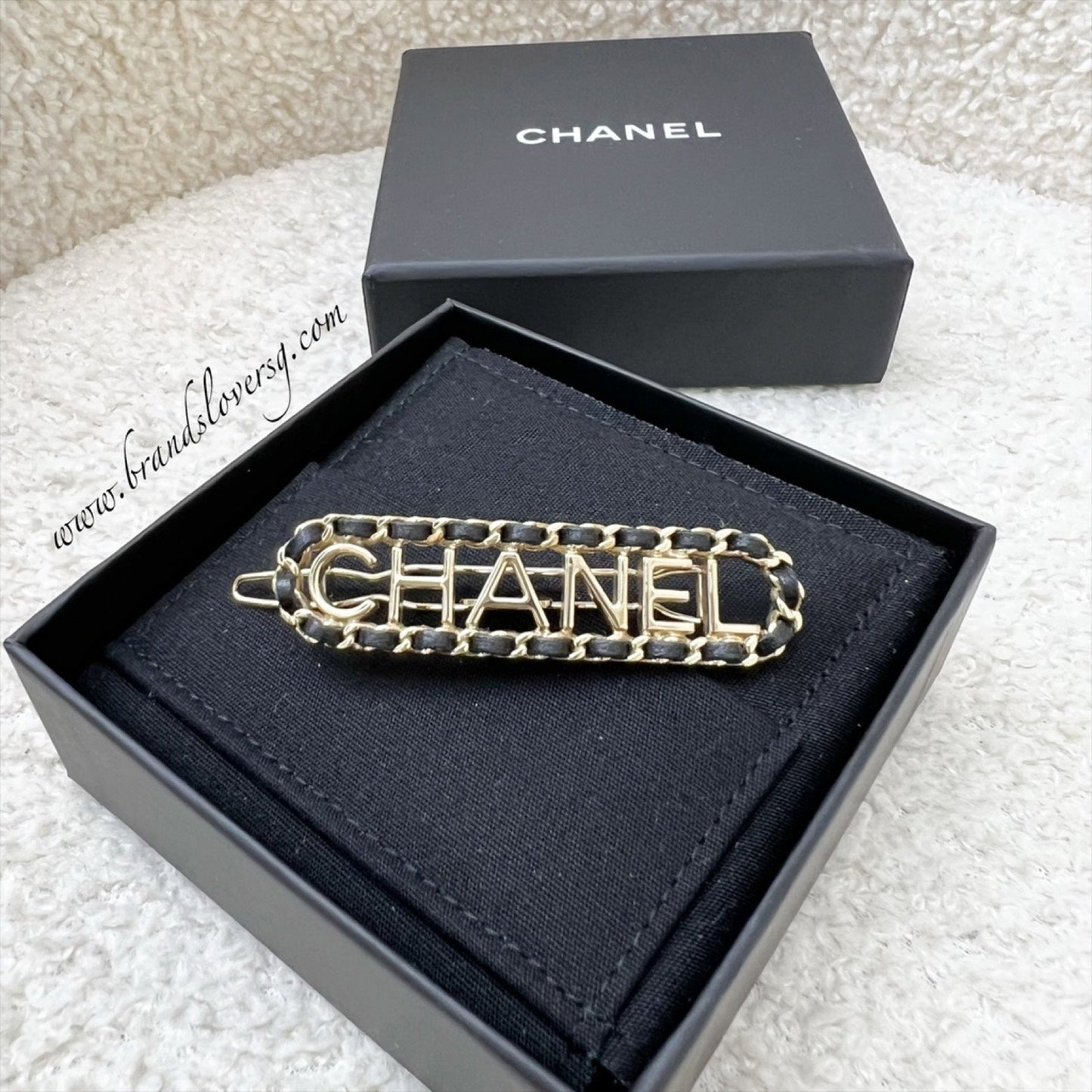 GLM-Chain Around Hairpin / Hairclip with Black Leather in LGHW