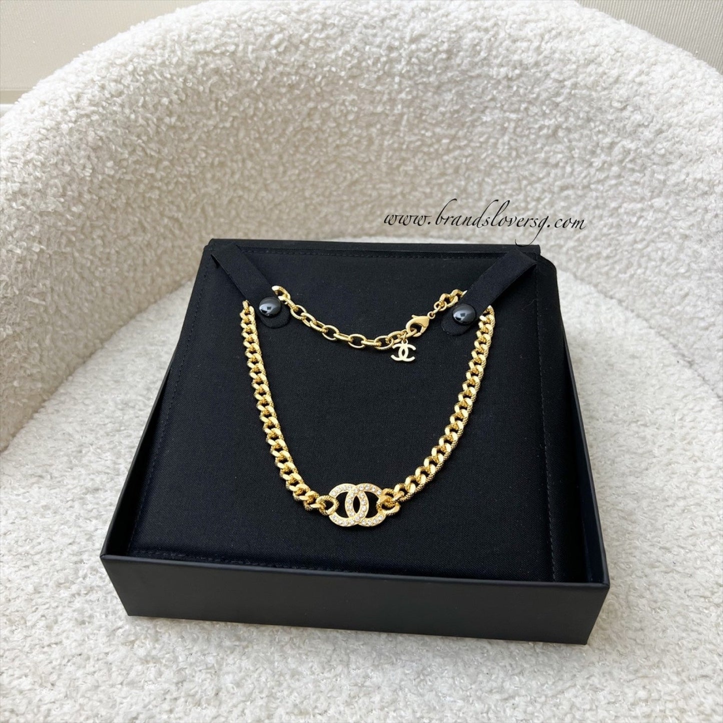 GLM-Classic Choker with Crystal Studded GLM- Logo in GHW (Model: AB8930)