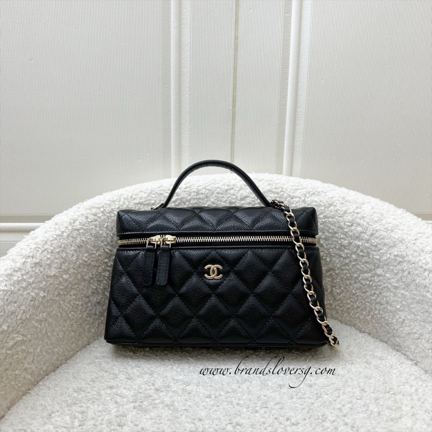 GLM-25C Vanity / Clutch with Chain (LP Style Bag) in Black Caviar and LGHW