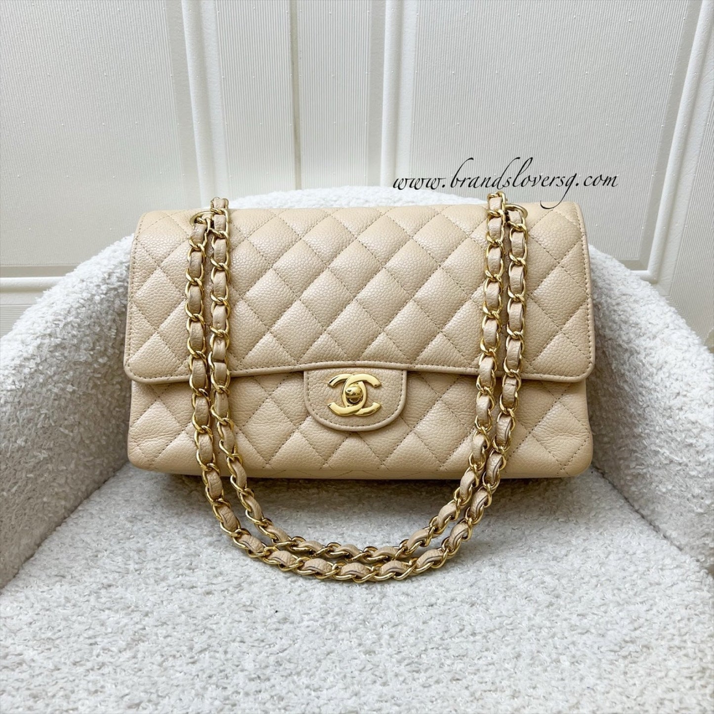 GLM-Medium Classic Flap CF in Beige Caviar and GHW