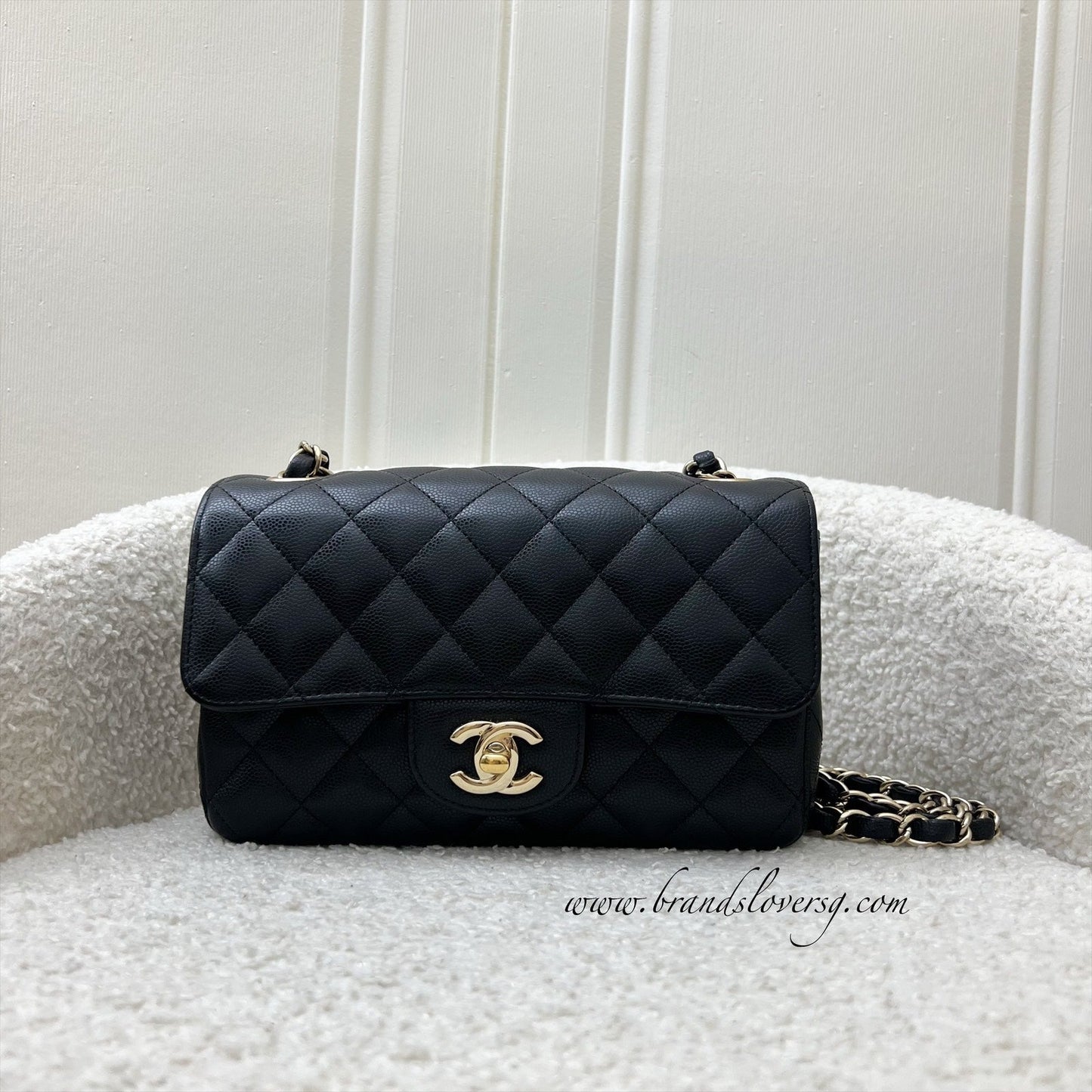 [Rare!] GLM-Classic Mini Rectangular Flap in 17C Black Caviar and GHW