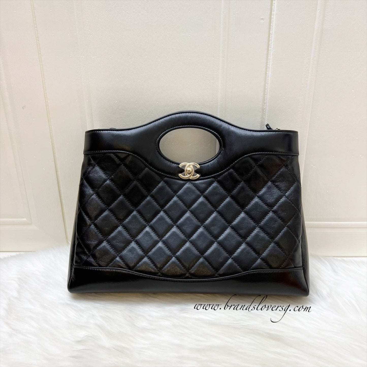 GLM-31 Medium Shopping Bag in 24S Black Shiny Calfskin and LGHW (Model: AS4854)