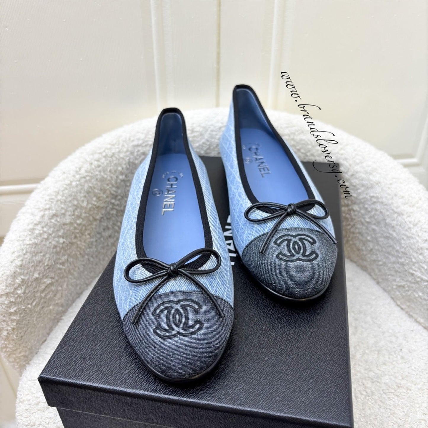 GLM-Classic Ballerina Pumps in Embroidered Light Blue Denim / Black Gosgrain Sz 37.5