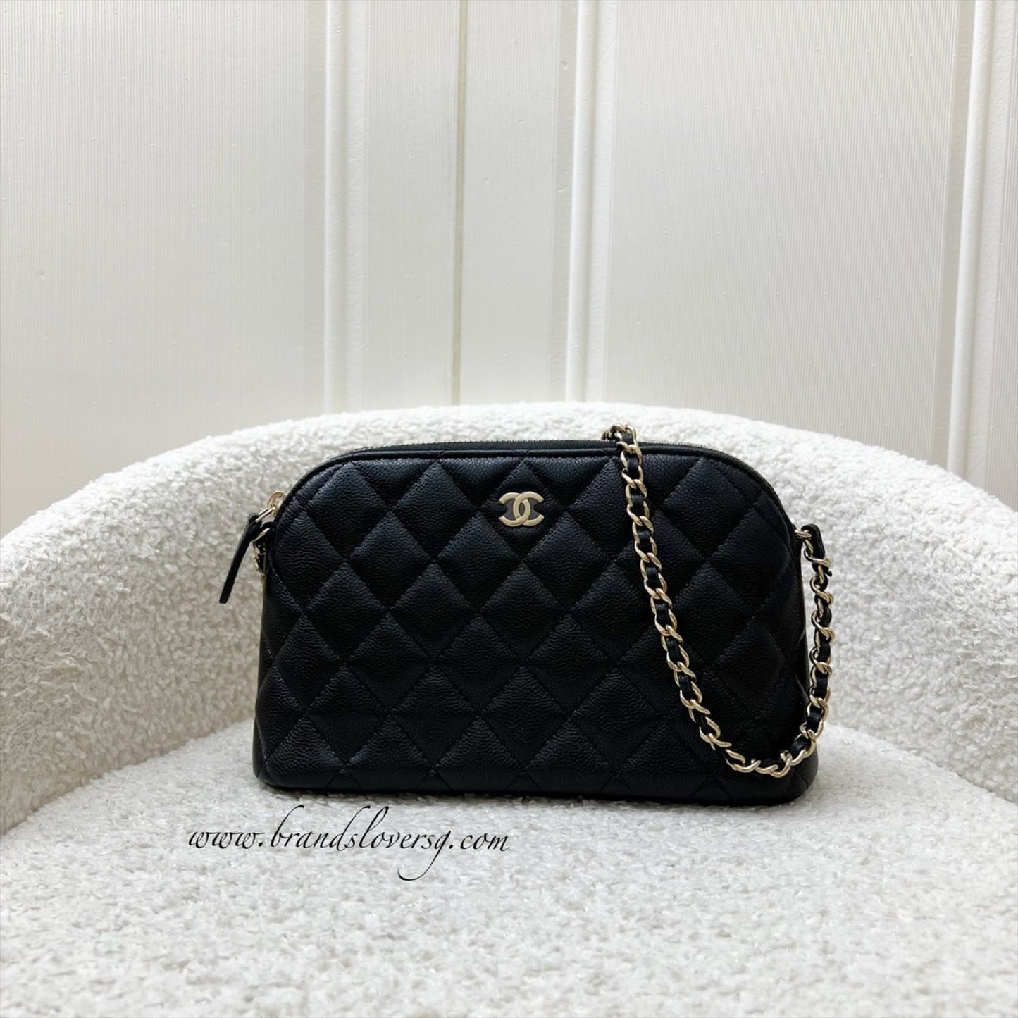 GLM-24A Medium Pouch / Clutch with Chain in Black Caviar and LGHW