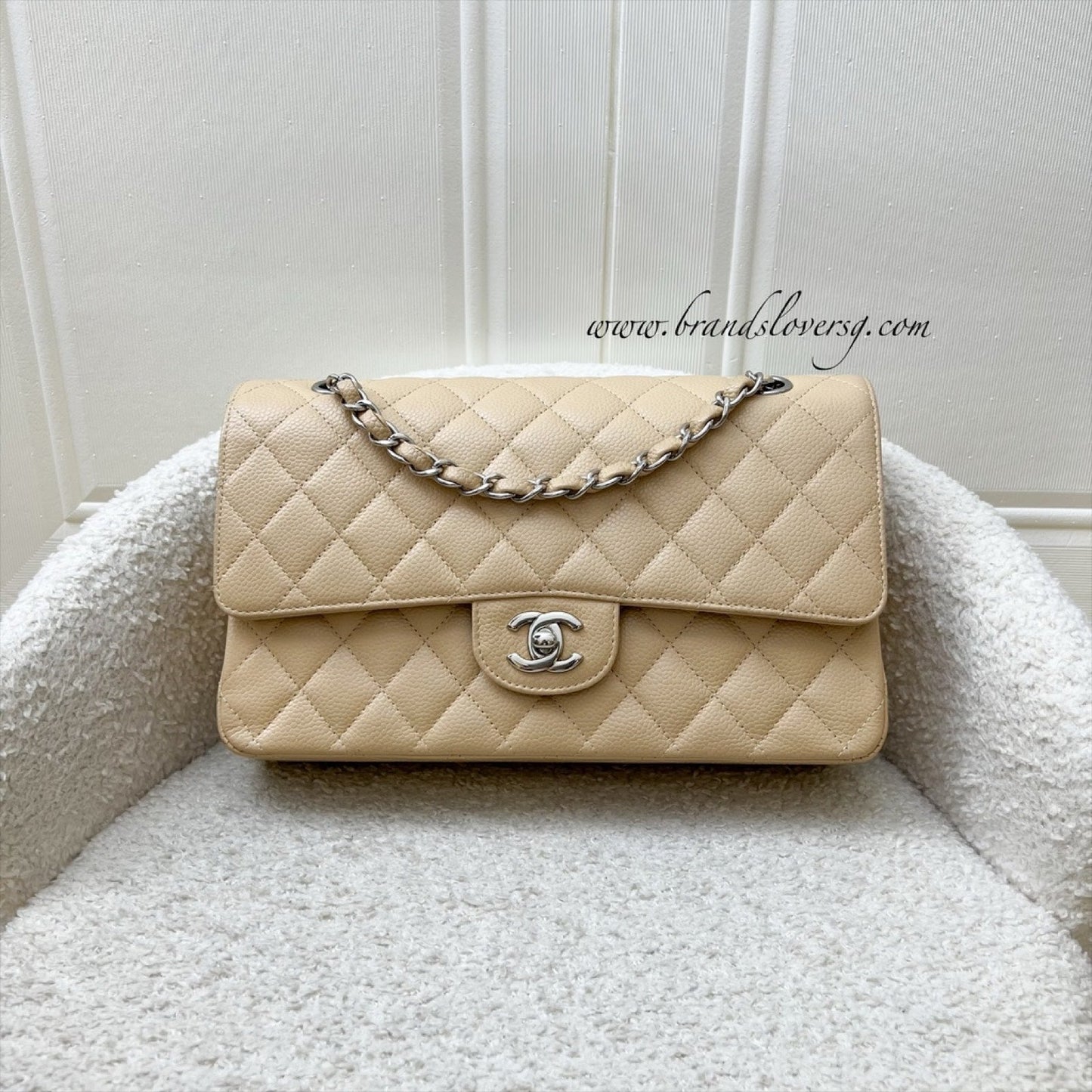 GLM-Medium Classic Flap CF in Beige Caviar and SHW
