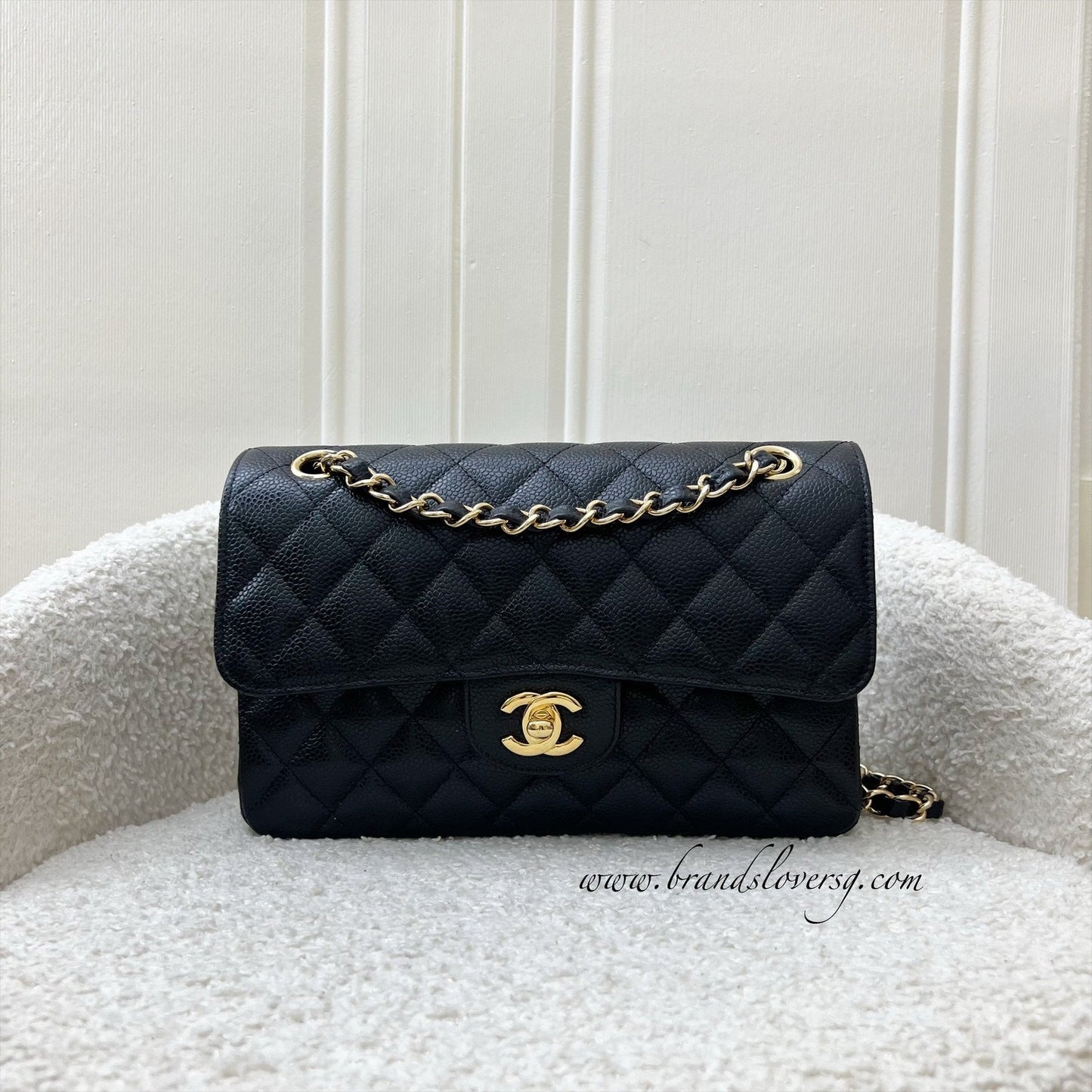 GLM-Small Classic Flap CF in Black Caviar and GHW