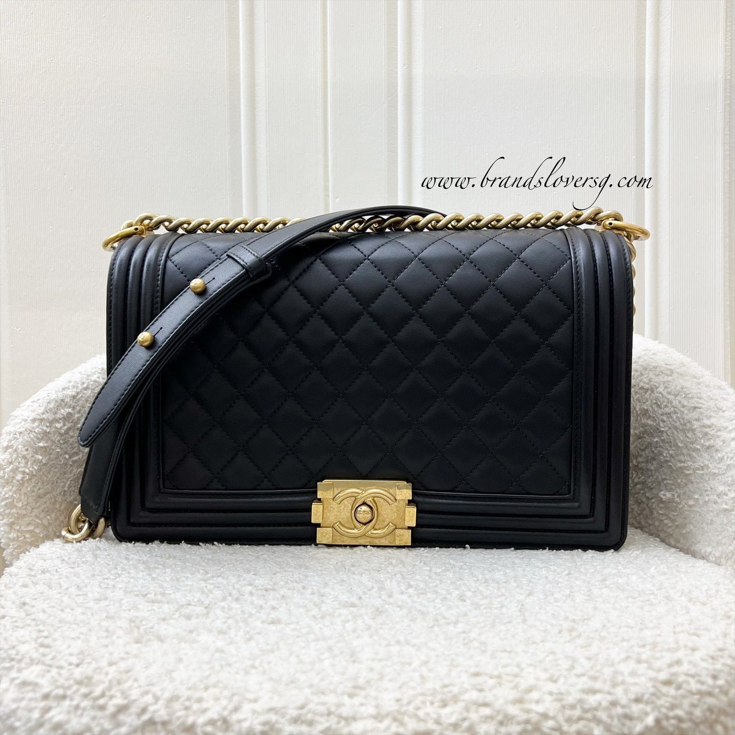 GLM-New Medium / Large 28cm Boy Flap in Black Lambskin and AGHW