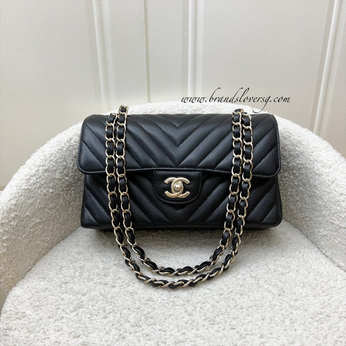 GLM-Small Classic Flap CF in Chevron Quilted Black Caviar and LGHW (Model: A01113)